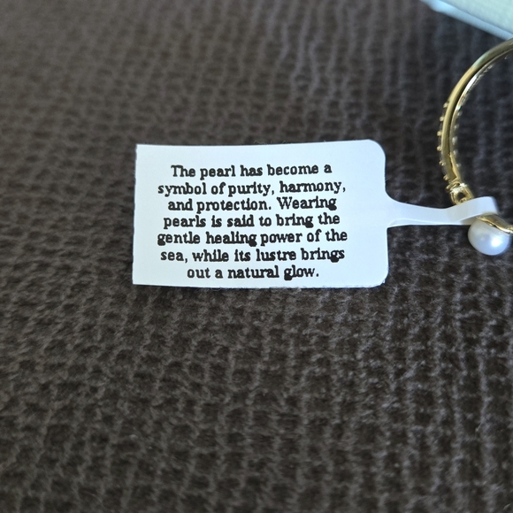 Shivam Dainty Fresh Water Pearl and White Topaz Ring💍 - Picture 8 of 16